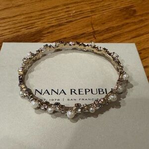 **NWT** BANANA REPUBLIC GOLDTONE BRACELET PEARL AND CZ